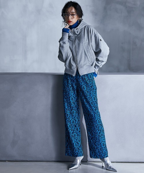 GEVS.（ジェイヴィス）の「【販売終了】裏起毛ショート丈ジップアップパーカー ＜大きいサイズ有＞GEVS.（パーカー・レディース・杢グレー/アイボリー・M/L/LL/3L/4L/5L）」の8枚目の写真