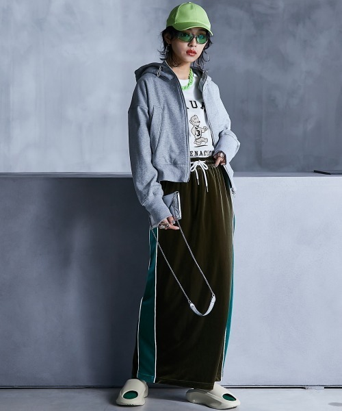 GEVS.（ジェイヴィス）の「【販売終了】裏起毛ショート丈ジップアップパーカー ＜大きいサイズ有＞GEVS.（パーカー・レディース・杢グレー/アイボリー・M/L/LL/3L/4L/5L）」の10枚目の写真