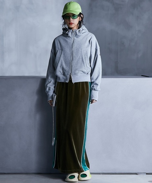 GEVS.（ジェイヴィス）の「【販売終了】裏起毛ショート丈ジップアップパーカー ＜大きいサイズ有＞GEVS.（パーカー・レディース・杢グレー/アイボリー・M/L/LL/3L/4L/5L）」の12枚目の写真