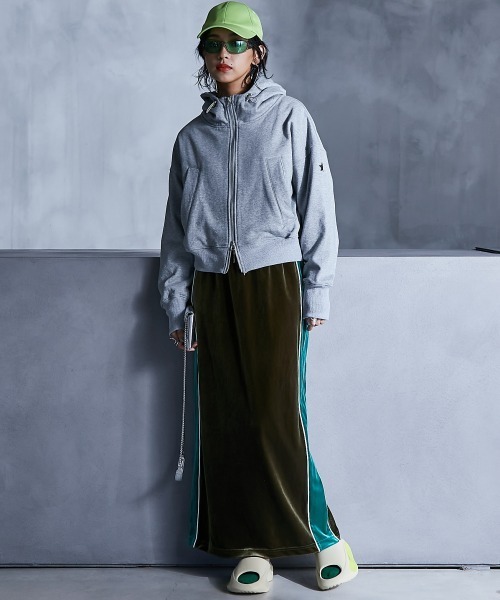 GEVS.（ジェイヴィス）の「【販売終了】裏起毛ショート丈ジップアップパーカー ＜大きいサイズ有＞GEVS.（パーカー・レディース・杢グレー/アイボリー・M/L/LL/3L/4L/5L）」の13枚目の写真