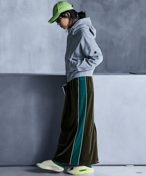 GEVS.（ジェイヴィス）の「【販売終了】裏起毛ショート丈ジップアップパーカー ＜大きいサイズ有＞GEVS.（パーカー・レディース・杢グレー/アイボリー・M/L/LL/3L/4L/5L）」の15枚目の写真