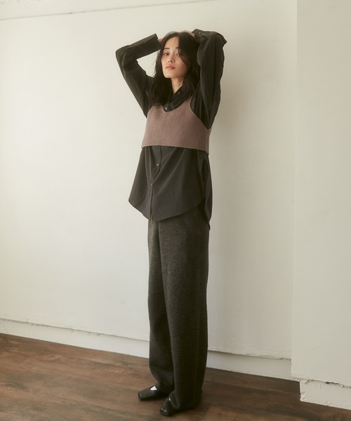 hunch（ハンチ）の「静電気防止 やわもちヤーン ビスチェ（ベスト・レディース・モカ/ブラック/アイボリー・FREE）」の4枚目の写真