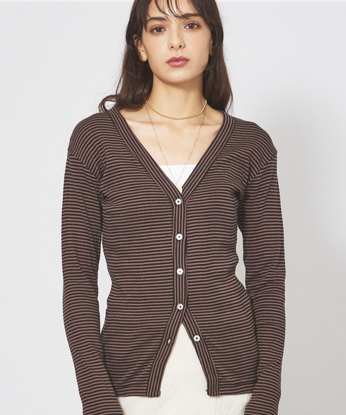 MILLER(ミラー)の「【Robert P. Miller】パネルリブ Vネック カーディガン / ボーダー / 無地 / カットソーカーディガン(Tシャツ/カットソー・レディース・グレー/ブラウン/ネイビー/ブラック・フリー)」の4枚目の写真