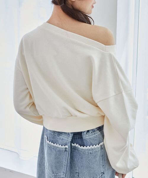 MAJESTIC LEGON（マジェスティックレゴン）の「リボンモチーフオフショルスウェット（スウェット・レディース・ホワイト系その他2/ピンク系その他2/グレー/ピンクベージュ・MEDIUM）」の12枚目の写真