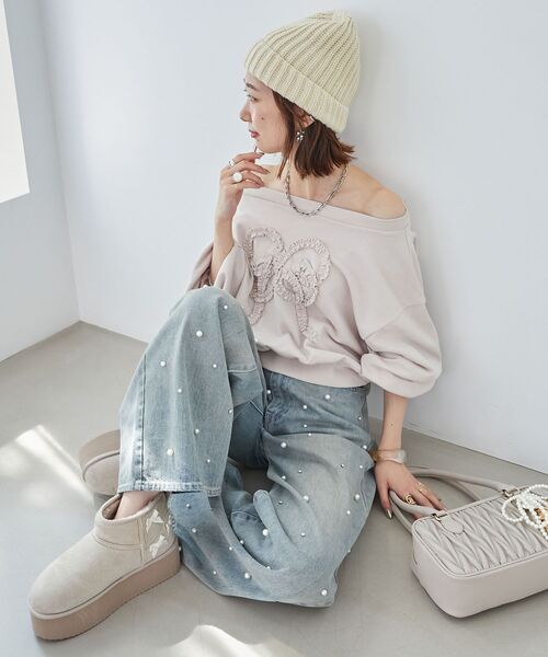 MAJESTIC LEGON（マジェスティックレゴン）の「リボンモチーフオフショルスウェット（スウェット・レディース・ホワイト系その他2/ピンク系その他2/グレー/ピンクベージュ・MEDIUM）」の14枚目の写真