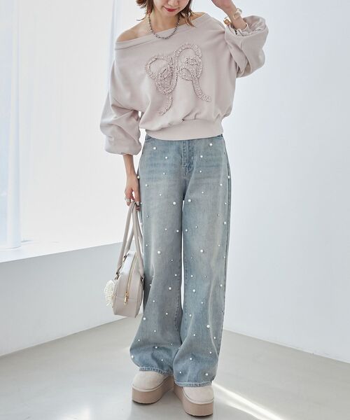 MAJESTIC LEGON（マジェスティックレゴン）の「リボンモチーフオフショルスウェット（スウェット・レディース・ホワイト系その他2/ピンク系その他2/グレー/ピンクベージュ・MEDIUM）」の15枚目の写真