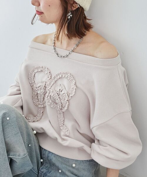 MAJESTIC LEGON（マジェスティックレゴン）の「リボンモチーフオフショルスウェット（スウェット・レディース・ホワイト系その他2/ピンク系その他2/グレー/ピンクベージュ・MEDIUM）」の18枚目の写真