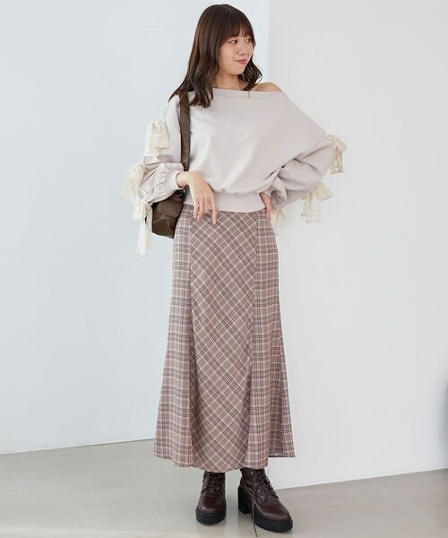 MAJESTIC LEGON（マジェスティックレゴン）の「リボンモチーフオフショルスウェット（スウェット・レディース・ホワイト系その他2/ピンク系その他2/グレー/ピンクベージュ・MEDIUM）」の22枚目の写真