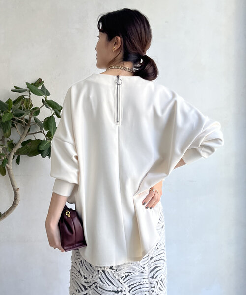 DouDou(ドゥドゥ)の「【WEB限定】ダンボールラウンドヘムチュニック(Tシャツ/カットソー・レディース・グレー/ブルー/ブラック/アイボリー・FREE)」の13枚目の写真