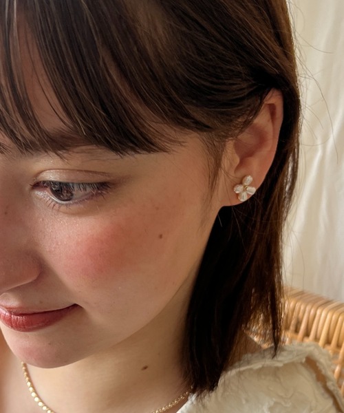 ciite'(シーテ)の「花パール&ストーンセットピアス (両耳用)(ピアス(両耳用)・レディース・ゴールド/シルバー・FREE)」の4枚目の写真