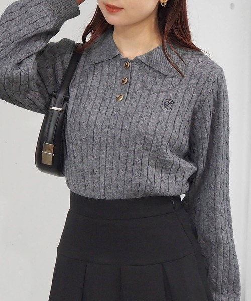 tiptop（ティップトップ）の「【選べる2デザイン】ケーブルニットポロプルオーバー（ニット/セーター・レディース・チャコールグレー/アイボリー/ネイビー/ボルドー/ネイビー系/グレー系その他・FREE）」の3枚目の写真