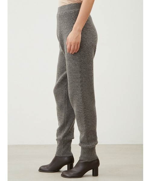 Mila Owen（ミラオーウェン）の「SET UPニットジョガーパンツ（その他パンツ・レディース・アイボリー/ブラック/グレー・0/1）」の5枚目の写真