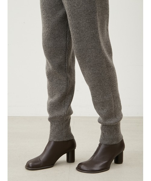 Mila Owen（ミラオーウェン）の「SET UPニットジョガーパンツ（その他パンツ・レディース・アイボリー/ブラック/グレー・0/1）」の8枚目の写真