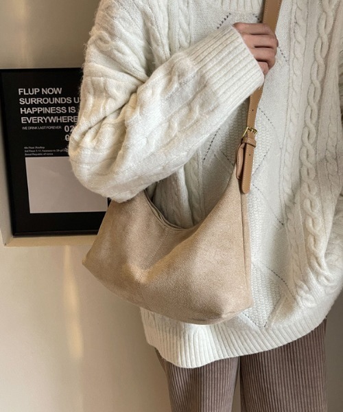 mebole(メボレ)の「レトロベルベットショルダーバッグ(ショルダーバッグ・レディース・ベージュ/キャメル/ブラウン/ブラック・FREE)」の12枚目の写真