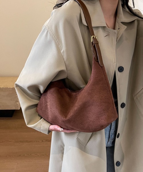 mebole(メボレ)の「レトロベルベットショルダーバッグ(ショルダーバッグ・レディース・ベージュ/キャメル/ブラウン/ブラック・FREE)」の9枚目の写真