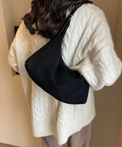 mebole(メボレ)の「レトロベルベットショルダーバッグ(ショルダーバッグ・レディース・ベージュ/キャメル/ブラウン/ブラック・FREE)」の16枚目の写真
