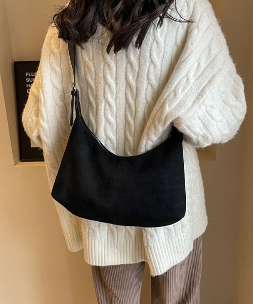 mebole(メボレ)の「レトロベルベットショルダーバッグ(ショルダーバッグ・レディース・ベージュ/キャメル/ブラウン/ブラック・FREE)」の5枚目の写真