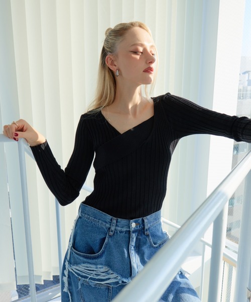 WONEM(ウォンエム)の「カットアウトリブトップス(Tシャツ/カットソー・レディース・ブルー/ブラック/ベージュ・FREE)」の2枚目の写真