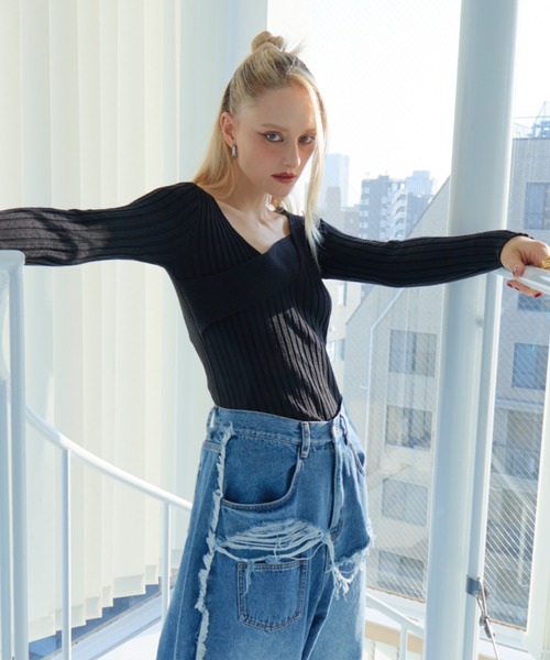 WONEM(ウォンエム)の「カットアウトリブトップス(Tシャツ/カットソー・レディース・ブルー/ブラック/ベージュ・FREE)」の17枚目の写真