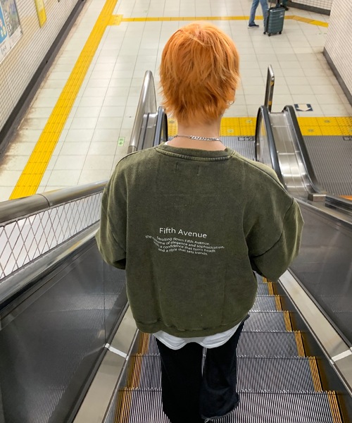 link lot(リンクロット)の「ヴィンテージライク ピグメント プリントクルーネックスウェット / バックプリント 裏起毛(スウェット・メンズ・カーキ/ブラウン/チャコール・M/L)」の11枚目の写真