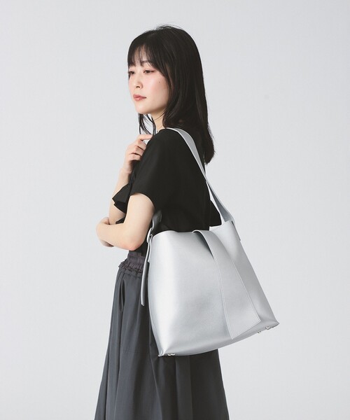 Ray BEAMS（レイビームス）の「RBS / ノット ショルダー バッグ（トートバッグ・レディース・シルバー/ブラック・ONE SIZE）」の3枚目の写真
