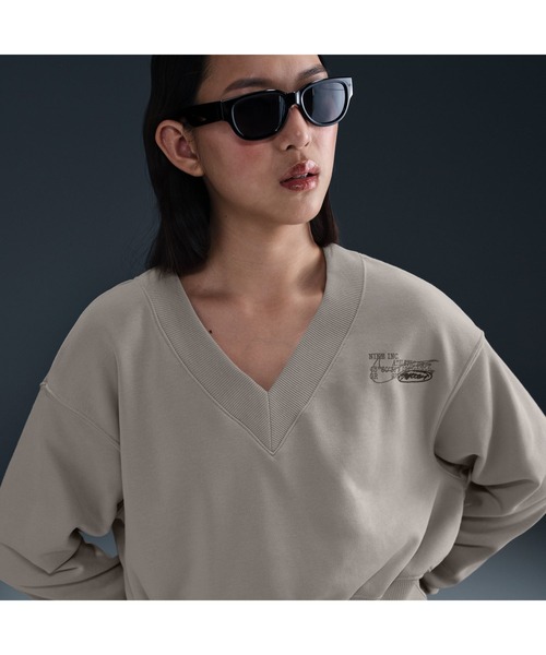 NIKE（ナイキ）の「ナイキ NIKE ナイキ  NSW PHNX FLC CROP VNECK L/S トップ（スウェット・レディース・サックスブルー/ブラウン/ライトベージュ・M/L）」の10枚目の写真