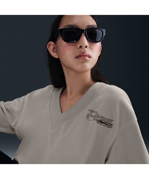 NIKE（ナイキ）の「ナイキ NIKE ナイキ  NSW PHNX FLC CROP VNECK L/S トップ（スウェット・レディース・サックスブルー/ブラウン/ライトベージュ・M/L）」の12枚目の写真