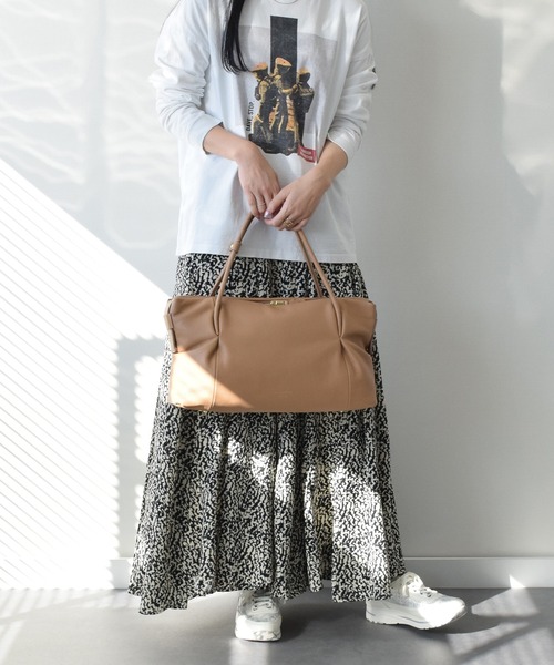 CHRISTIAN VILLA(クリスチャンヴィラ)の「【CHRISTIAN VILLA】シュリンクレザーベーシックハンドバッグ(Q56338)(ハンドバッグ・レディース・ベージュ/アイボリー・ALL)」の8枚目の写真