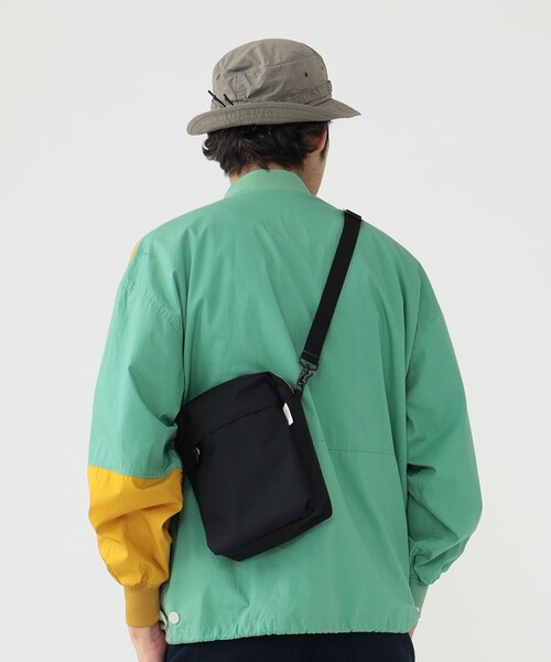 STANDARD SUPPLY(スタンダードサプライ)の「【別注】STANDARD SUPPLY / WEEKEND TALL SHOULDER(ショルダーバッグ・メンズ・ネイビー/グレー/ブラック・ONE SIZE)」の2枚目の写真