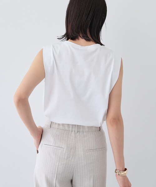 INDIVI(インディヴィ)の「【洗える】きれいめノースリーブトップス(Tシャツ/カットソー・レディース・ホワイト系その他3/サックスブルー/ダークオリーブ/ブラック/ホワイト/ブルーグリーン・40/38/05/15 /13/19)」の9枚目の写真