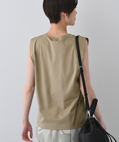 INDIVI(インディヴィ)の「【洗える】きれいめノースリーブトップス(Tシャツ/カットソー・レディース・ホワイト系その他3/サックスブルー/ダークオリーブ/ブラック/ホワイト/ブルーグリーン・40/38/05/15 /13/19)」の17枚目の写真