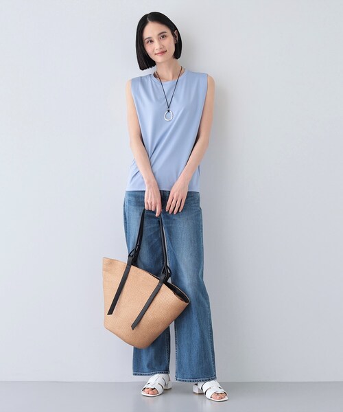 INDIVI(インディヴィ)の「【洗える】きれいめノースリーブトップス(Tシャツ/カットソー・レディース・ホワイト系その他3/サックスブルー/ダークオリーブ/ブラック/ホワイト/ブルーグリーン・40/38/05/15 /13/19)」の22枚目の写真