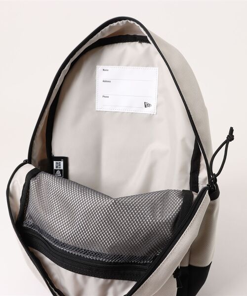 NEW ERA(ニューエラ)の「NEW ERA/ニューエラ CHILD LIGHT PACK STO 251 キッズ デイパック 14521345(バックパック/リュック・キッズ・ライトベージュ・FREE)」の4枚目の写真