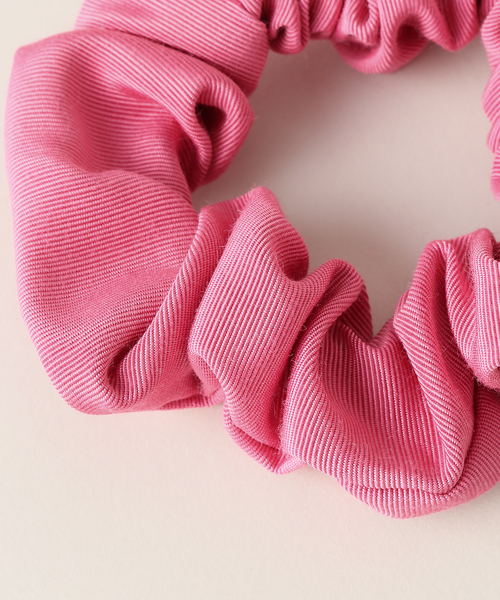 IENA（イエナ）の「Jennifer Ouellette/ジェニファー オーレット SACOCHE シュシュ（シュシュ・レディース・ブラック/ベージュ/ネイビー/サックスブルー/ピンク/バーガンディー・FREE）」の14枚目の写真