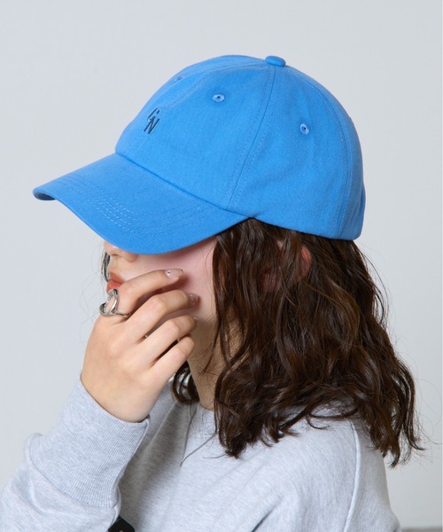 COLONY 2139(コロニートゥーワンスリーナイン)の「ツイル同色刺繍キャップ(キャップ・レディース・ブラック/ブルー/ネイビー/レッド・FREE)」の4枚目の写真