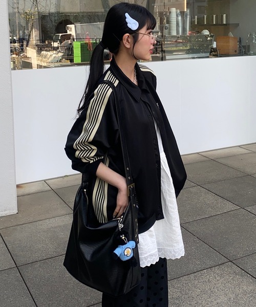 napinna maison（ナピナメゾン）の「【napinna maison×4sisters】ヴィンテージスタッズ合皮ショルダーバッグ（ショルダーバッグ・レディース・ブラウン/レッド/ブラック・FREE）」の10枚目の写真