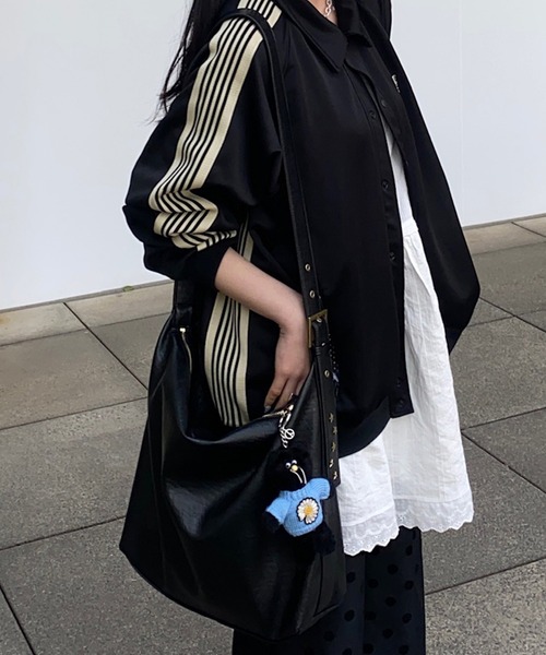 napinna maison（ナピナメゾン）の「【napinna maison×4sisters】ヴィンテージスタッズ合皮ショルダーバッグ（ショルダーバッグ・レディース・ブラウン/レッド/ブラック・FREE）」の8枚目の写真