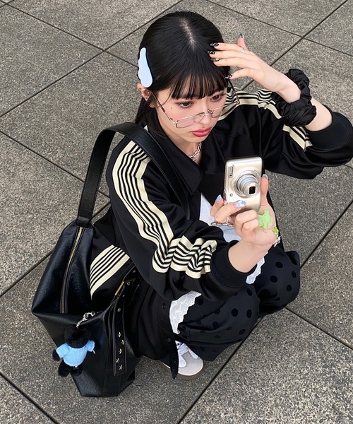 napinna maison（ナピナメゾン）の「【napinna maison×4sisters】ヴィンテージスタッズ合皮ショルダーバッグ（ショルダーバッグ・レディース・ブラウン/レッド/ブラック・FREE）」の22枚目の写真