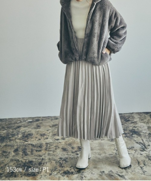 Petitjo（プッチージョ）の「小さいサイズ　エコスエードプリーツスカート　低身長さん・小柄女性（スカート・レディース・ブルー/グレイッシュベージュ・M-L/XS-S）」の3枚目の写真