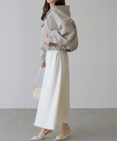 &. NOSTALGIA（アンドドットノスタルジア）の「【ZOZO限定】裾バルーンショート丈（マウンテンパーカー・レディース・アイボリー/ライトカーキ・M）」の13枚目の写真