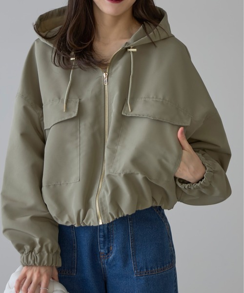 &. NOSTALGIA（アンドドットノスタルジア）の「【ZOZO限定】裾バルーンショート丈（マウンテンパーカー・レディース・アイボリー/ライトカーキ・M）」の3枚目の写真