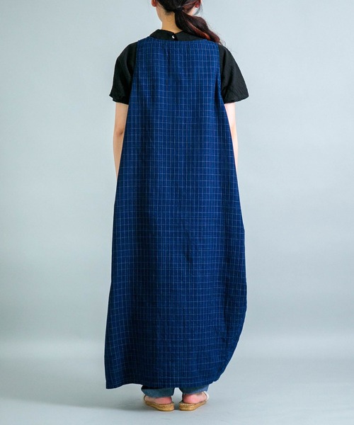 OMNIGOD（オムニゴッド）の「[ OMNIGOD womens / オムニゴッド ] インディゴ2重織チェック ノースリーブバルーンワンピース（ワンピース・レディース・インディゴブルー・FREE）」の4枚目の写真