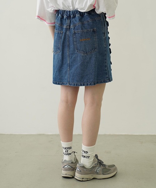 MILKFED.(ミルクフェド)の「FRILL DENIM MINI SKIRT(デニムスカート・レディース・ブラック/ライトインディゴブルー・M/S)」の5枚目の写真