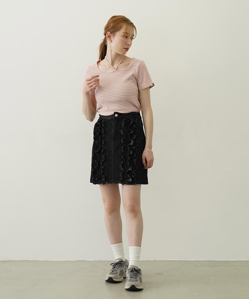MILKFED.(ミルクフェド)の「FRILL DENIM MINI SKIRT(デニムスカート・レディース・ブラック/ライトインディゴブルー・M/S)」の16枚目の写真