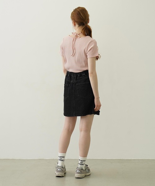 MILKFED.(ミルクフェド)の「FRILL DENIM MINI SKIRT(デニムスカート・レディース・ブラック/ライトインディゴブルー・M/S)」の17枚目の写真