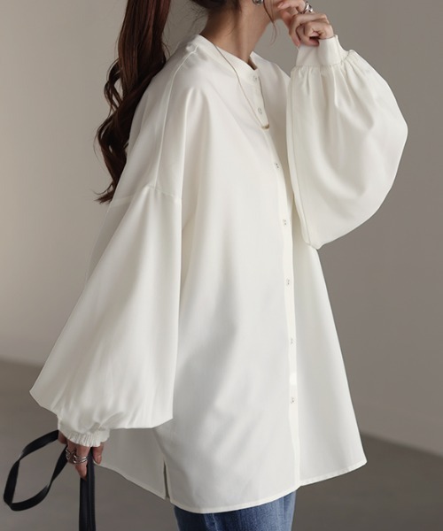 HUG.U(ハグユー)の「ぽわん袖 前後2wayブラウス(シャツ/ブラウス・レディース・ブラック/ホワイト/ダークベージュ/ダークグレー/オリーブ・FREE)」の1枚目の写真