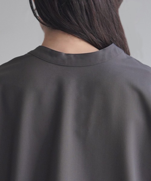 HUG.U(ハグユー)の「ぽわん袖 前後2wayブラウス(シャツ/ブラウス・レディース・ブラック/ホワイト/ダークベージュ/ダークグレー/オリーブ・FREE)」の9枚目の写真