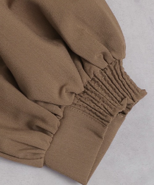 HUG.U(ハグユー)の「ぽわん袖 前後2wayブラウス(シャツ/ブラウス・レディース・ブラック/ホワイト/ダークベージュ/ダークグレー/オリーブ・FREE)」の12枚目の写真