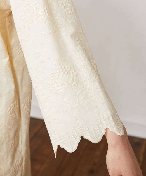 Jocomomola(ホコモモラ)の「スカラップフラワー総刺繍ワンピース(ワンピース・レディース・ミント/アイボリー・40)」の14枚目の写真