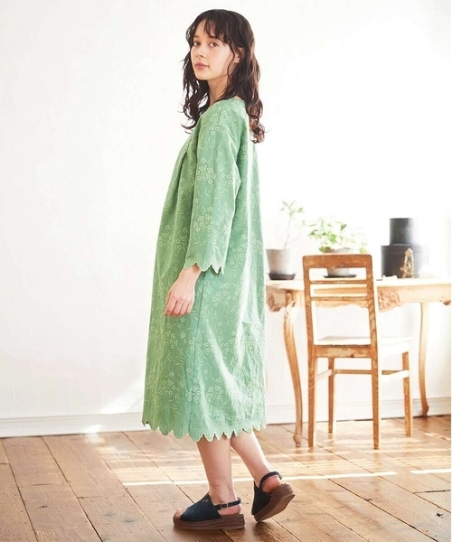 セール】スカラップフラワー総刺繍ワンピース（ワンピース